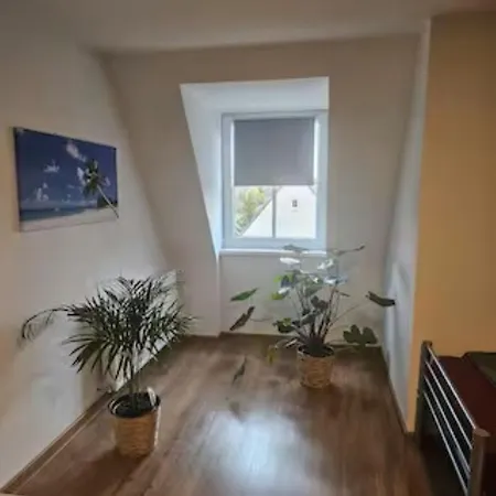 Schoene Vollausgestattete Monteurs- Gaestewohnung In Der Gartenstadt Und Naehe Geiseltalsee 2208 *