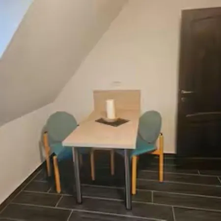 Schoene Vollausgestattete Monteurs- Gaestewohnung In Der Gartenstadt Und Naehe Geiseltalsee 2208 *
